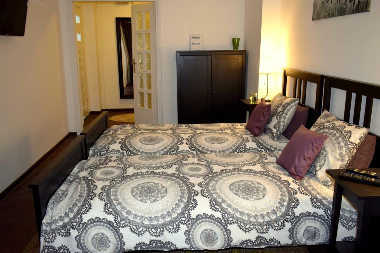 Fiesta Apartament วอร์ซอ ภายนอก รูปภาพ